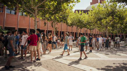 Gobierno y CRUE Universidades Españolas se sientan para dialogar sobre las prácticas