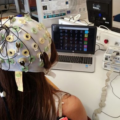 Un sistema cerebro-máquina mejora la comunicación de pacientes con ELA
