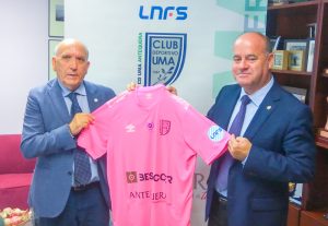 Con motivo del 19 de octubre, Día Internacional contra el cáncer de mama, el Besoccer CD UMA Antequera lució uniforme rosa contra el Azulejos Moncayo Colo Colo.
