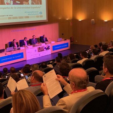 La labor y el futuro de las universidades españolas, a debate en la UAL