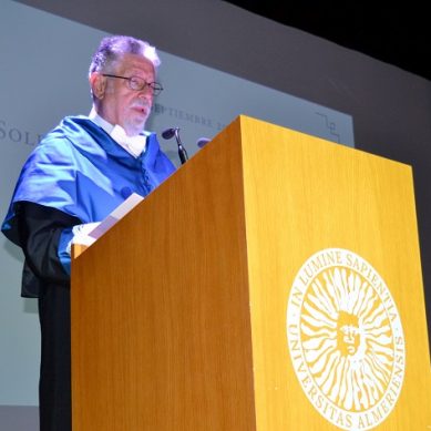Manuel García Velarde es investido Doctor Honoris Causa de la UAL