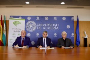 Momento de la firma entre la UAL y Fundación Unicaja