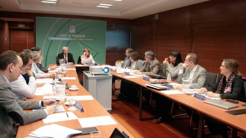 Repasamos los principales titulares que ha generado el nuevo Gobierno de la Junta de Andalucía en su gestión de las políticas universitarias. 