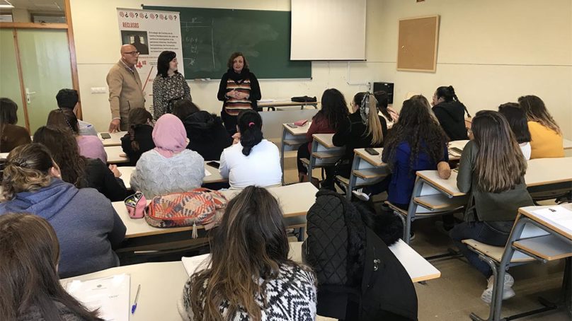 Estudiantes de la UJA se forman para realizar talleres en el Centro Penitenciario de Jaén
