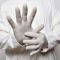 Investigadores UAL avisan del deterioro de los guantes de nitrilo por exceso de desinfección