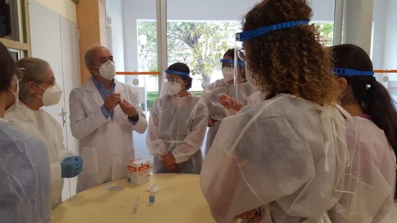 Estudiantes de Enfermería de la UCA realizan talleres sobre los test de detección del covid-19