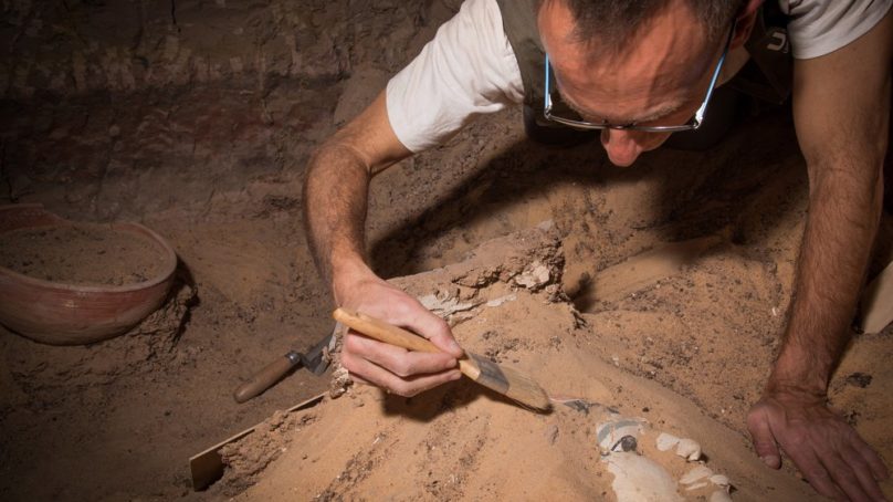 Hallan los restos de un tratamiento ginecológico realizado a una mujer en el antiguo Egipto