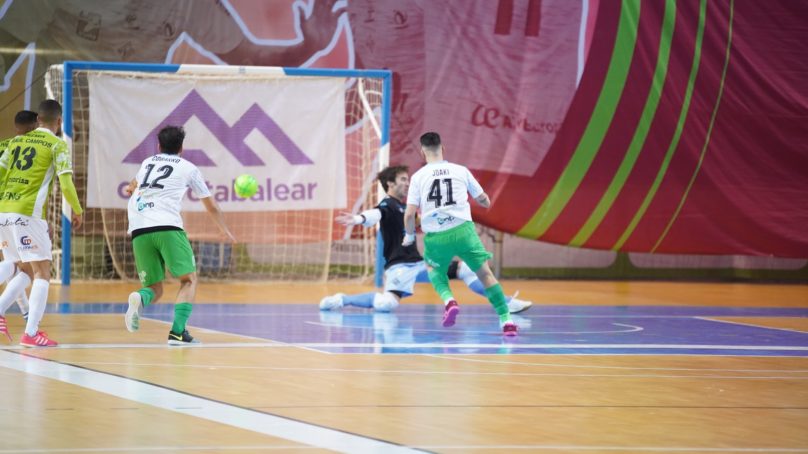 El BeSoccer CD UMA Antequera cae en la pista de Palma Futsal