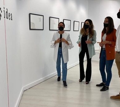 María JL Hierro lleva su exposición de poesía visual ‘Tipoesía’ hasta la UHU