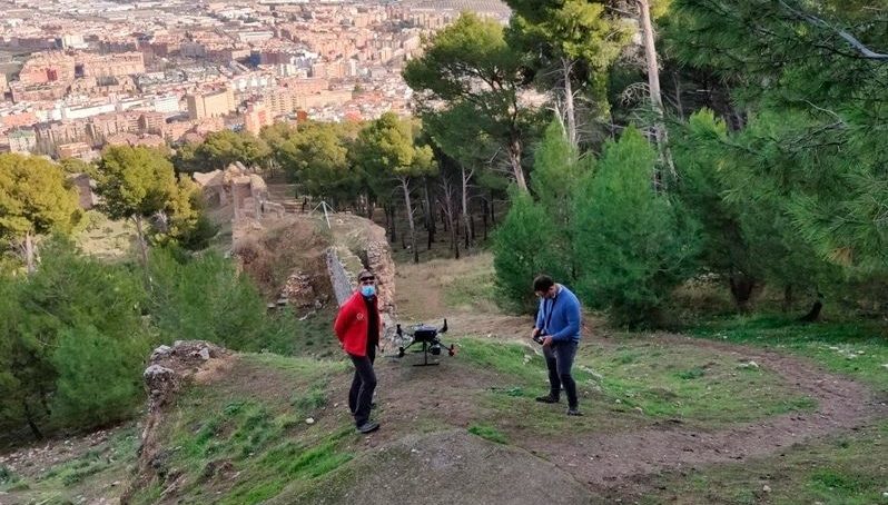 Investigadores de la UJA realizan los trabajos preliminares para restaurar la muralla de Jaén