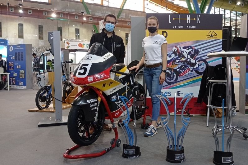 UMA Racing Team presenta en el Foro Transfiere la motocicleta eléctrica ganadora de la carrera de la última edición de Motostudent