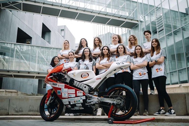 Las chicas de la UHU aceleran para competir en el VII Campeonato MotoStudent