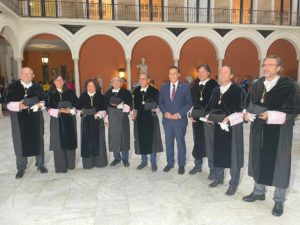 Los rectores de las universidades andaluzas junto al consejero Villamandos en el acto de Apertura de la US