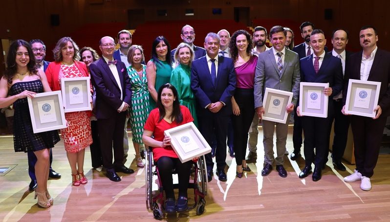 Egresados de la UAL reciben las Distinciones de Honor 2022 de los Antiguos Alumnos