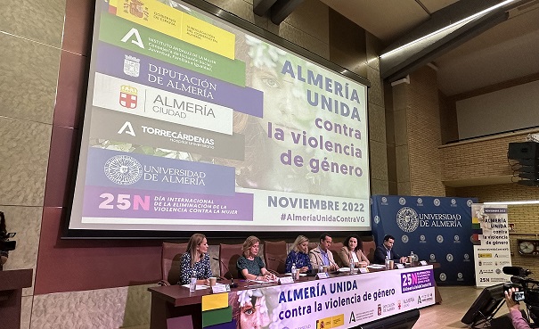 Las instituciones almerienses afianzan su lucha contra la violencia de género
