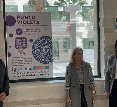 La Universidad de Almería instala puntos violeta en su campus por el 25N