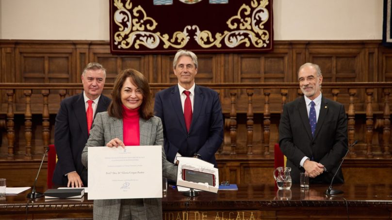 Gloria Corpas, condecorada con el premio ‘Doctora de Alcalá’ a la excelencia investigadora