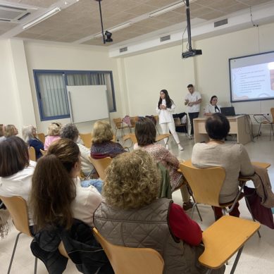 Estudiantes de Enfermería de la UGR imparten charlas sobre educación sexual a personas mayores en Melilla