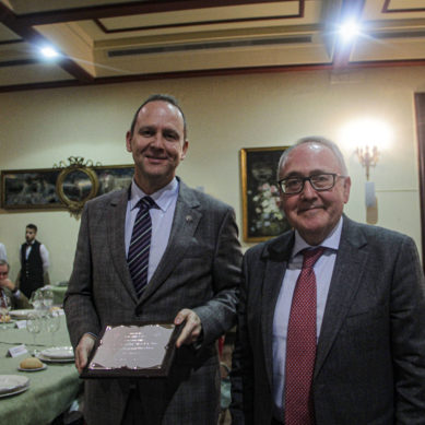 El rector de UNIA, José Ignacio García, premiado por el Foro de Justicia y Defensa Nacional