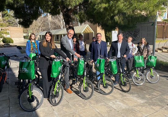 La UJA entrega 30 bicicletas eléctricas para una movilidad sostenible