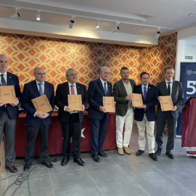 Homenaje a La Saeta con la Cátedra de Estudios Cofrades de la UMA