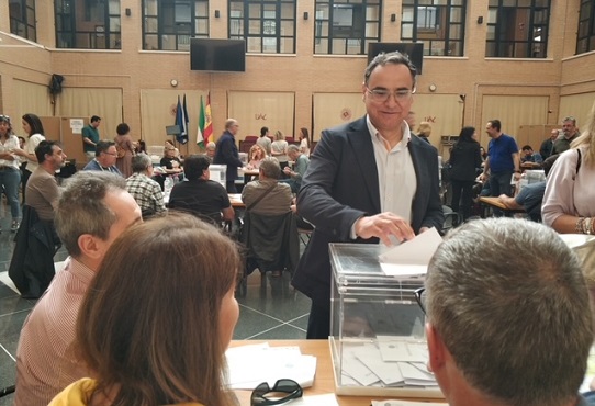José Céspedes ve más claras sus opciones al Rectorado tras las elecciones a Claustro