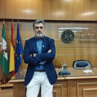 Pedro García: “Los estudiantes de la UGR van a seguir pagando 3,50 euros por menú”