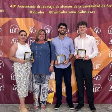 El CADUS entrega sus primeros premios a tres históricos representantes estudiantiles