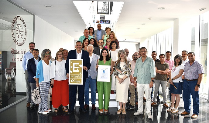 La Universidad de Huelva recibe la certificación Sello EFQM 300