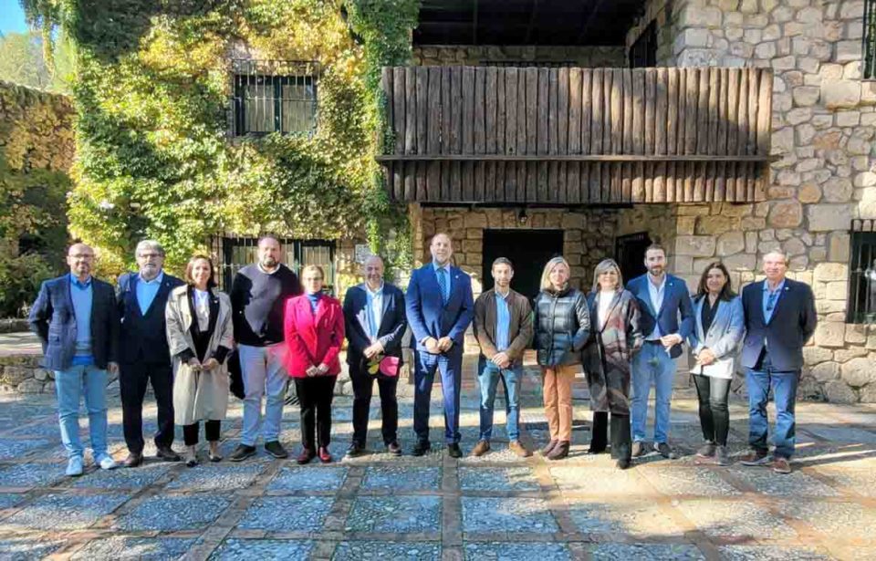 La UJA aborda con los alcaldes de Cazorla y La Iruela iniciativas conjuntas en el Parque Natural