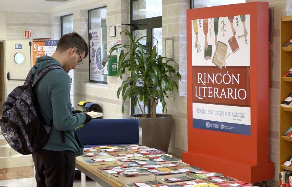 El Rincón Literario de la UAL regresa con cientos de libros