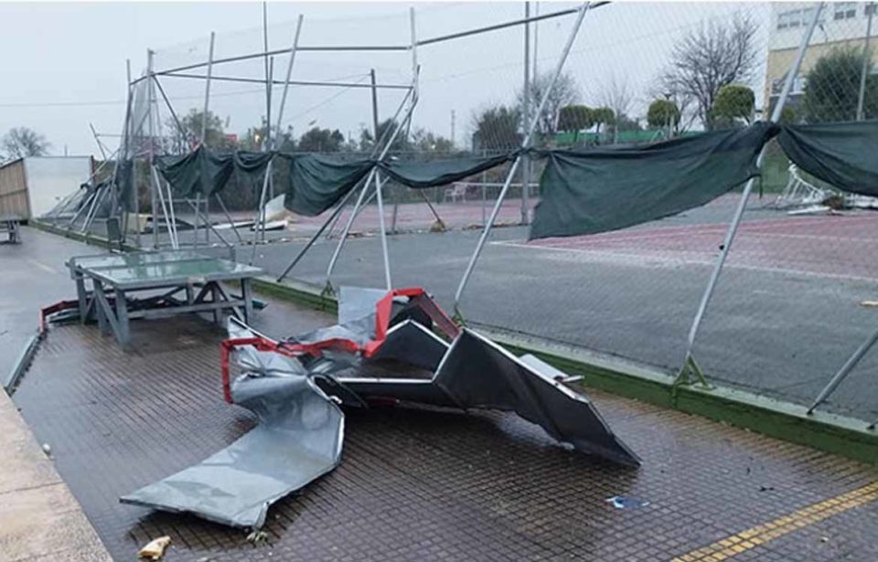 Cierre de la instalación deportiva de Menéndez Pidal a causa del temporal